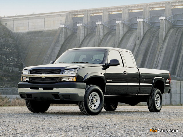 Chevrolet Silverado Extended Cab 2002–06 wallpapers (640 x 480)