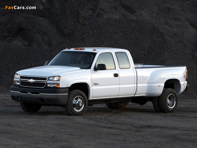 Chevrolet Silverado 3500 HD Extended Cab 2002–07 wallpapers (640 x 480)