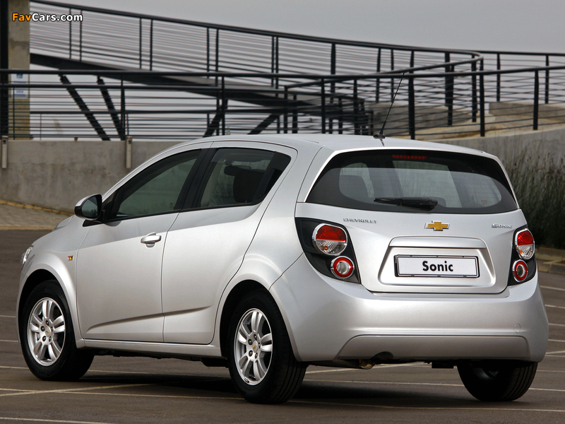 Chevrolet Sonic 5-door ZA-spec 2011 images (800 x 600)