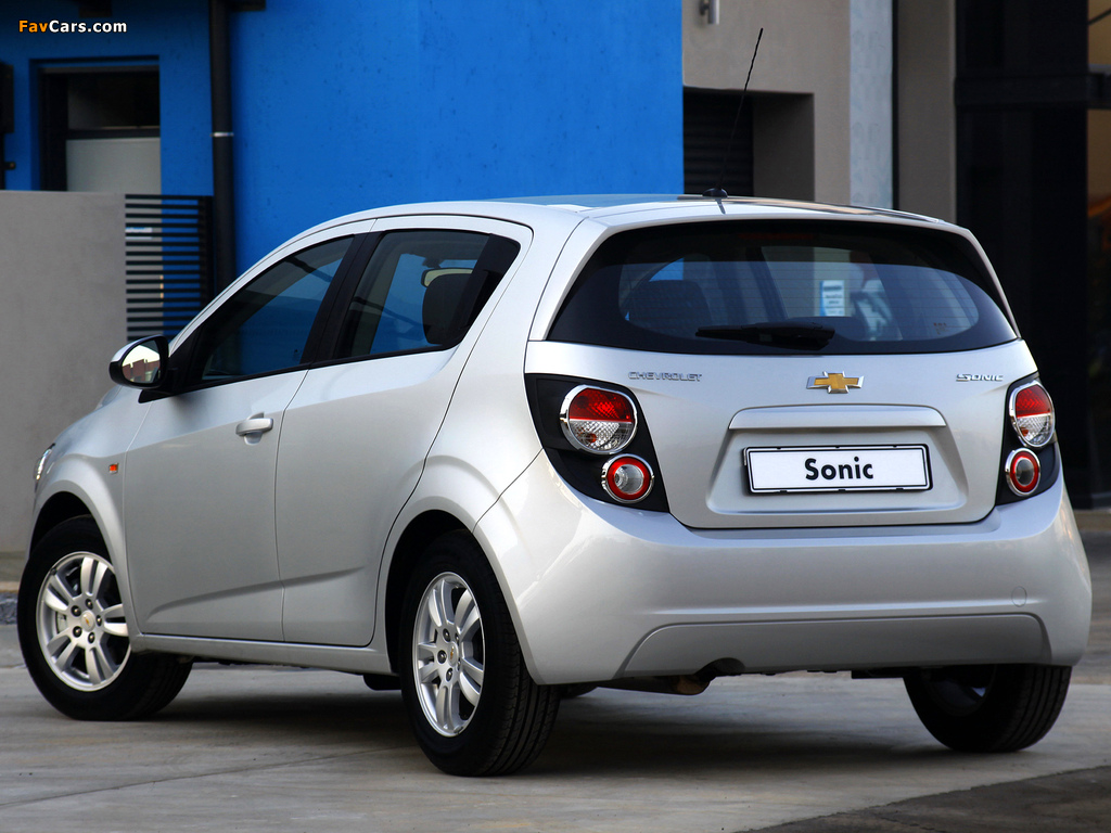 Chevrolet Sonic 5-door ZA-spec 2011 photos (1024 x 768)