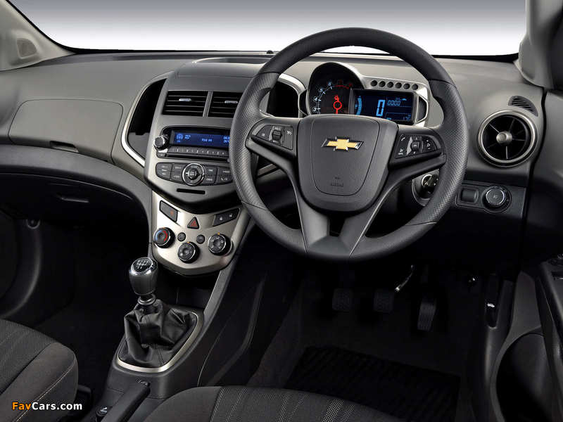 Chevrolet Sonic 5-door ZA-spec 2011 photos (800 x 600)