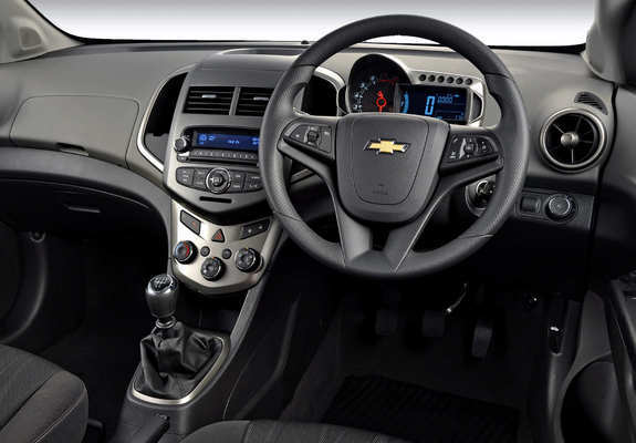 Chevrolet Sonic 5-door ZA-spec 2011 photos