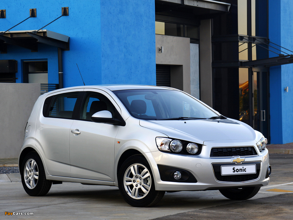 Photos of Chevrolet Sonic 5-door ZA-spec 2011 (1024 x 768)