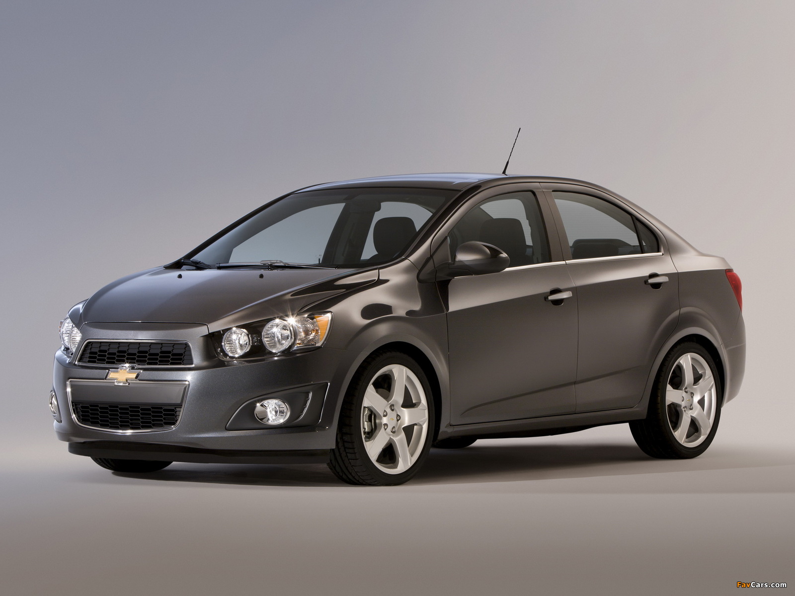 Photos of Chevrolet Sonic Sedan 2011 (1600 x 1200)