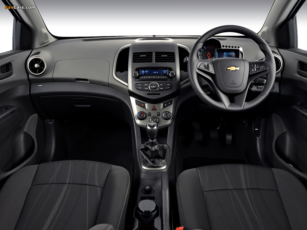 Pictures of Chevrolet Sonic 5-door ZA-spec 2011 (1024 x 768)