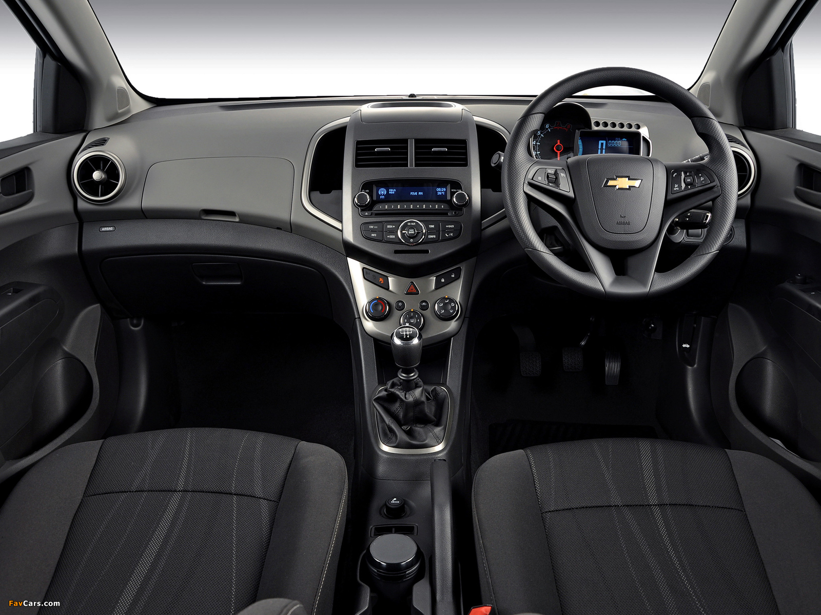Pictures of Chevrolet Sonic 5-door ZA-spec 2011 (1600 x 1200)