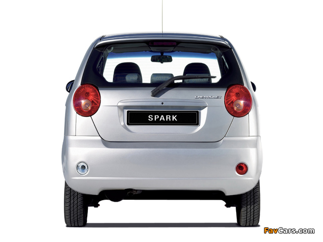 Chevrolet Spark (M200) 2005–07 wallpapers (640 x 480)