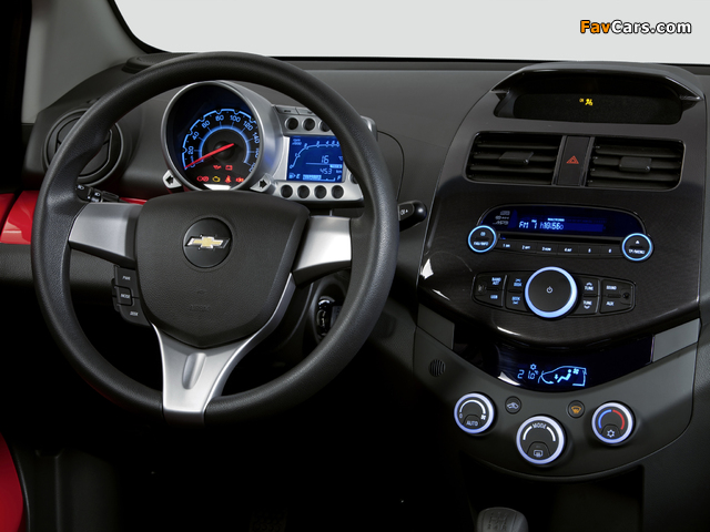 Chevrolet Spark (M300) 2010–13 images (640 x 480)