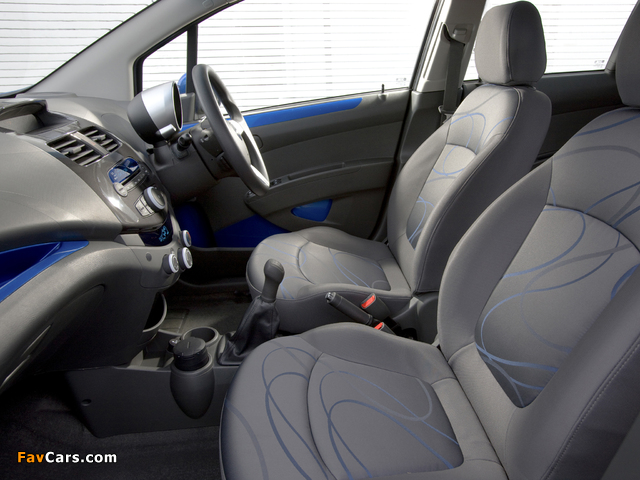 Chevrolet Spark UK-spec (M300) 2011 photos (640 x 480)