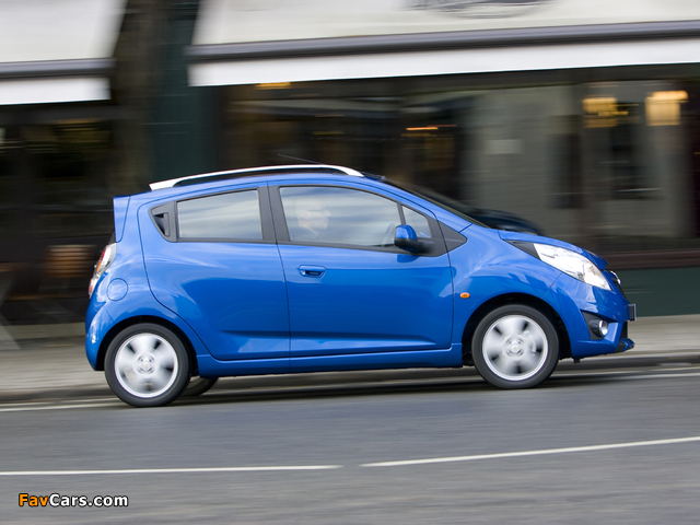 Chevrolet Spark UK-spec (M300) 2011 wallpapers (640 x 480)