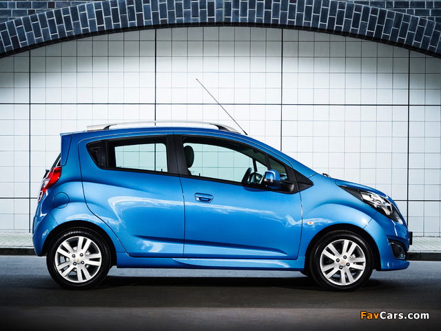 Chevrolet Spark (M300) 2013 images (640 x 480)