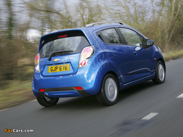 Photos of Chevrolet Spark UK-spec (M300) 2011 (640 x 480)