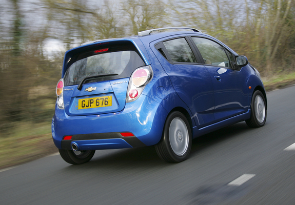 Photos of Chevrolet Spark UK-spec (M300) 2011