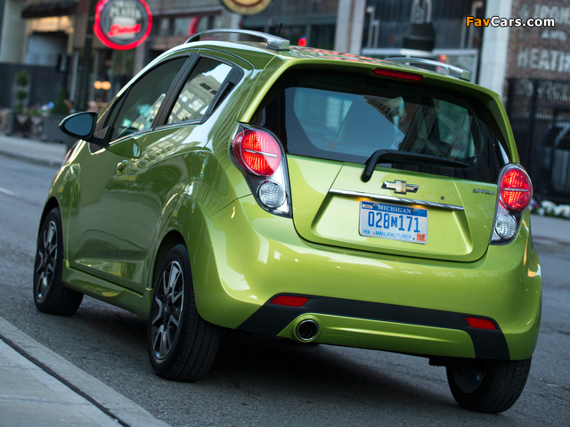 Photos of Chevrolet Spark US-spec (M300) 2012 (640 x 480)