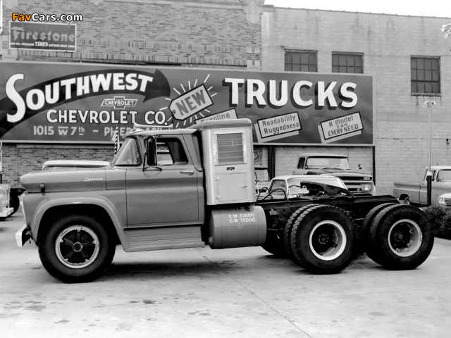 Images of Chevrolet Spartan Tractor 1961 (640 x 480)