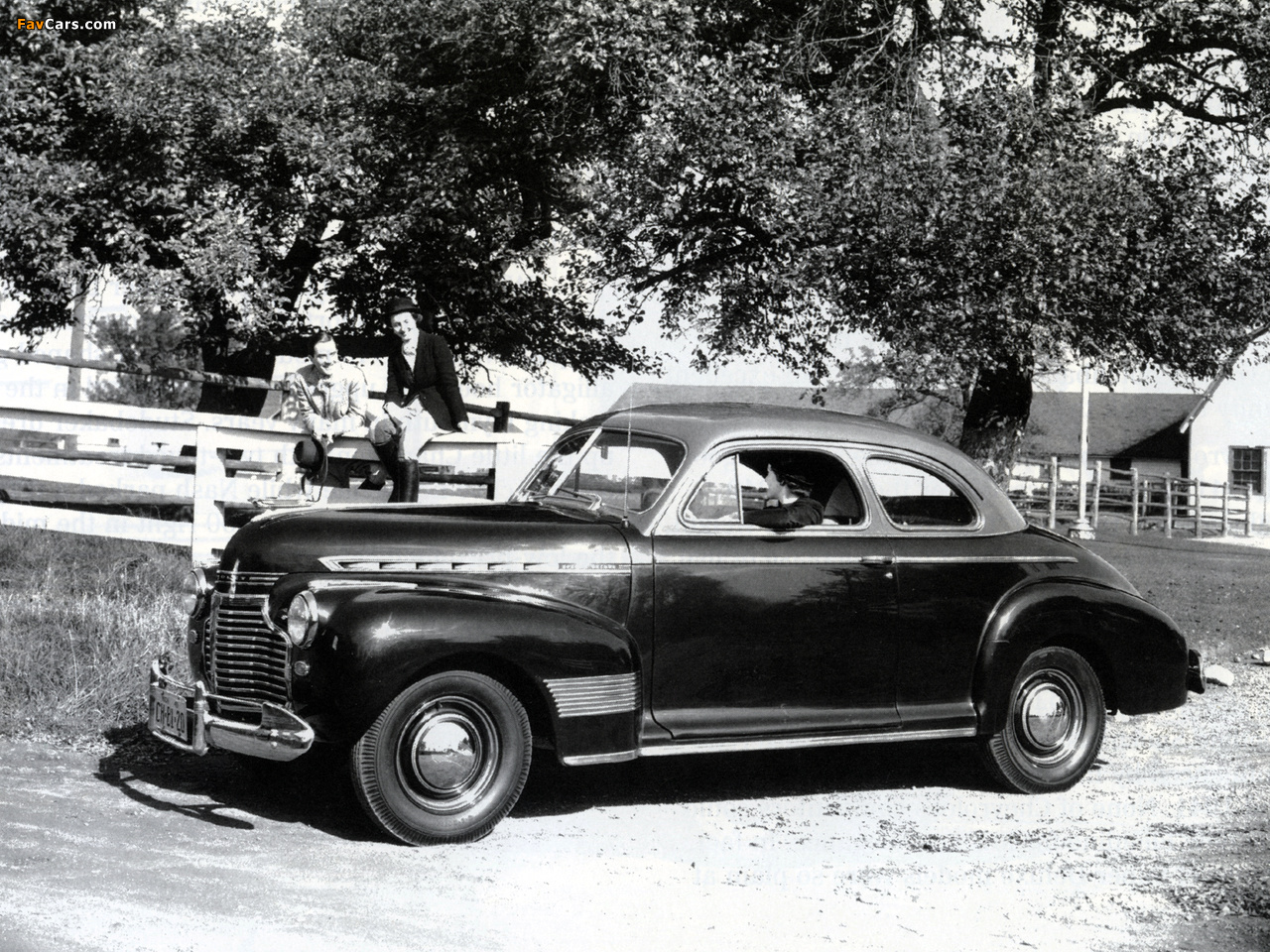 Images of Chevrolet Special DeLuxe 5-passenger Coupe (AH) 1941 (1280 x 960)