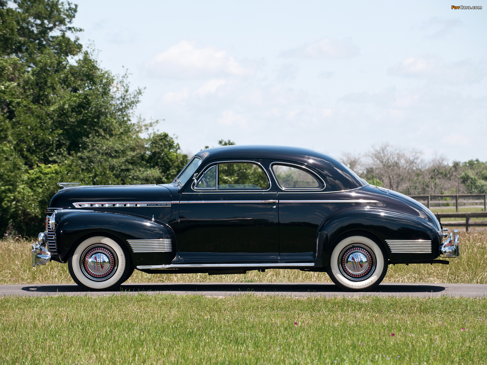 Photos of Chevrolet Special DeLuxe Business Coupe (AH) 1941 (1600 x 1200)