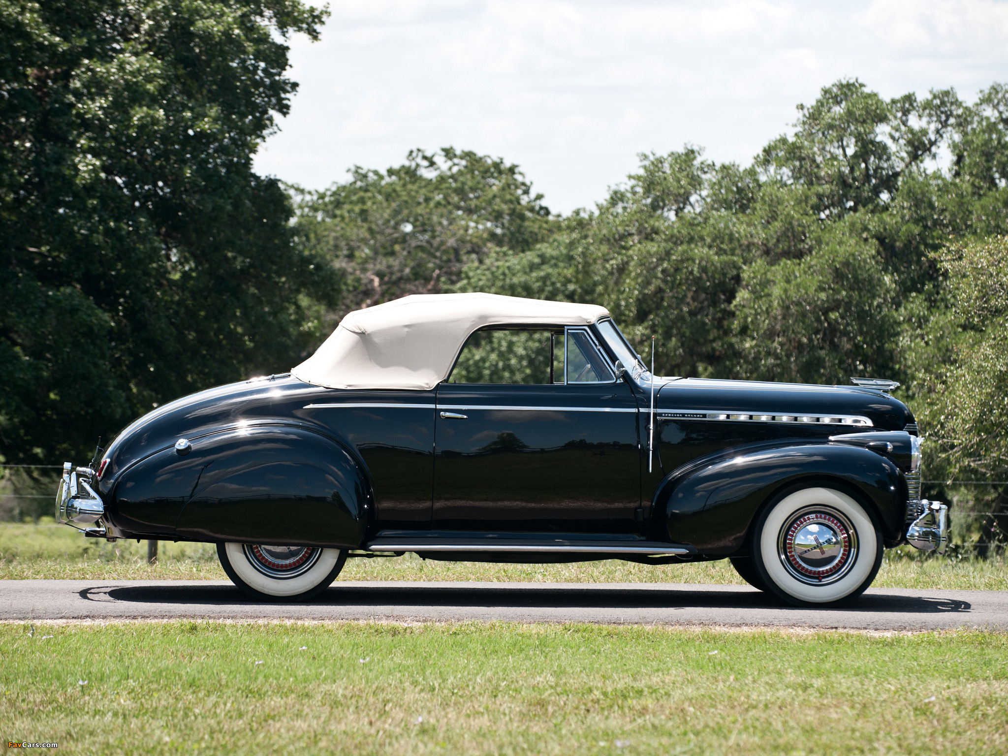 Pictures of Chevrolet Special DeLuxe Convertible Coupe (KA-2134) 1940 (2048 x 1536)