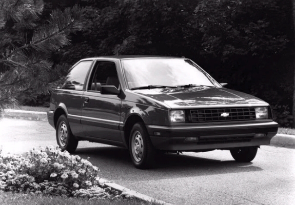Pictures of Chevrolet Spectrum Hatchback 1985–89