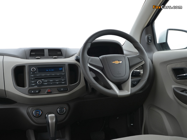 Chevrolet Spin TH-spec 2013 images (640 x 480)