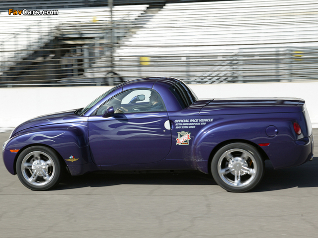 Chevrolet SSR Indy 500 Pace Car 2003 pictures (640 x 480)
