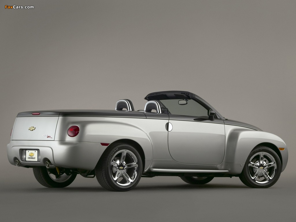 Chevrolet SSR 2003–06 pictures (1024 x 768)