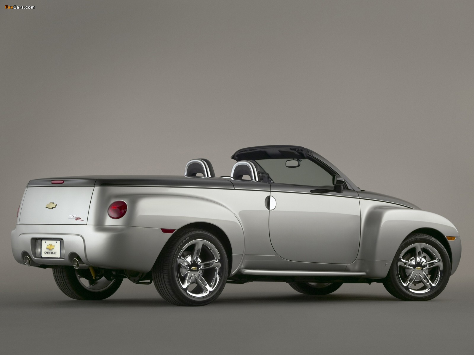 Chevrolet SSR 2003–06 pictures (1600 x 1200)