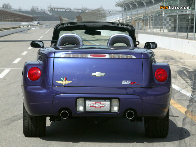 Chevrolet SSR Indy 500 Pace Car 2003 wallpapers (640 x 480)