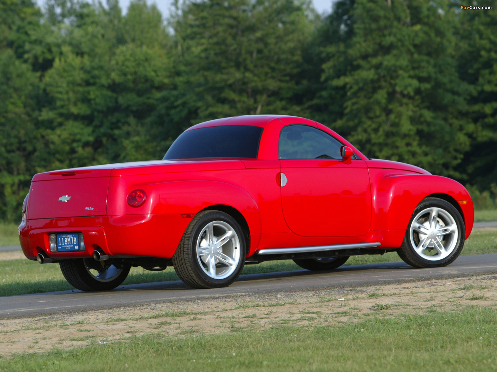 Photos of Chevrolet SSR 2003–06 (1600 x 1200)