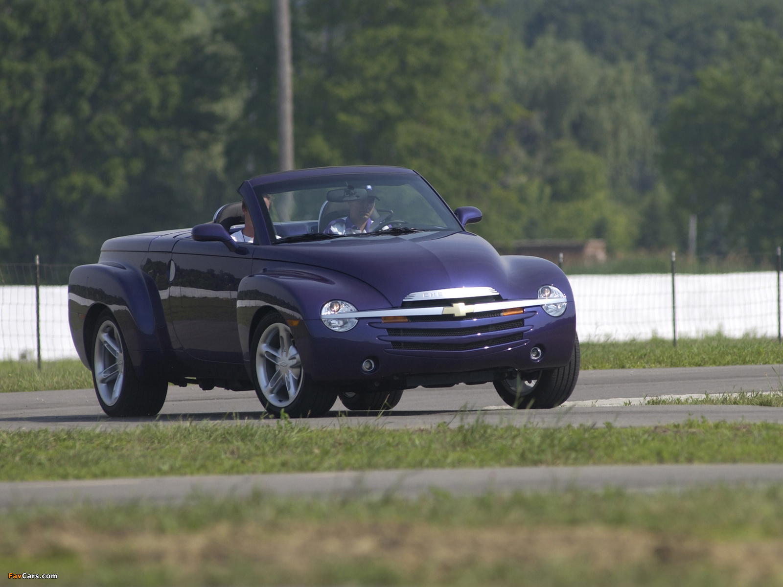 Photos of Chevrolet SSR 2003–06 (1600 x 1200)