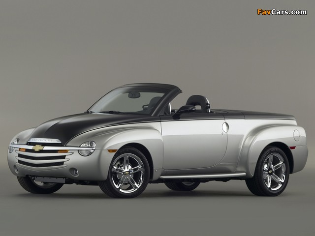 Pictures of Chevrolet SSR 2003–06 (640 x 480)