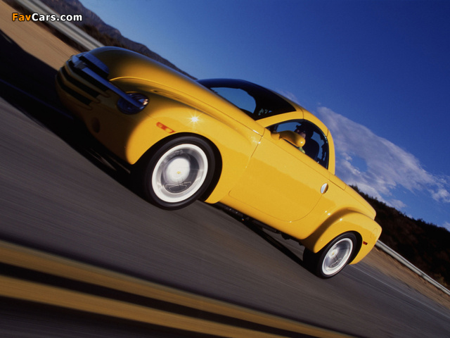 Pictures of Chevrolet SSR 2003–06 (640 x 480)