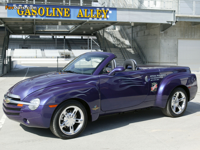 Pictures of Chevrolet SSR Indy 500 Pace Car 2003 (640 x 480)