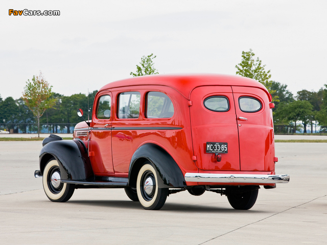 Chevrolet Carryall Suburban 1941–47 photos (640 x 480)