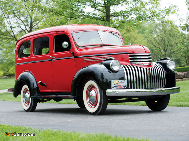 Chevrolet Carryall Suburban 1941–47 pictures (640 x 480)