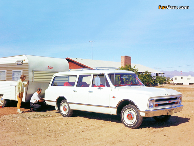 Chevrolet Suburban 1967–72 pictures (640 x 480)