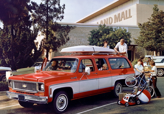 Chevrolet Suburban 1973–74 photos