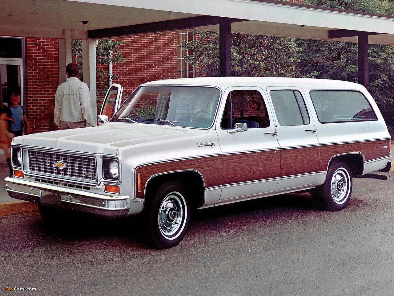 Chevrolet Suburban 1973–74 pictures (1280 x 960)