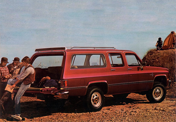 Chevrolet Suburban 1983–84 pictures