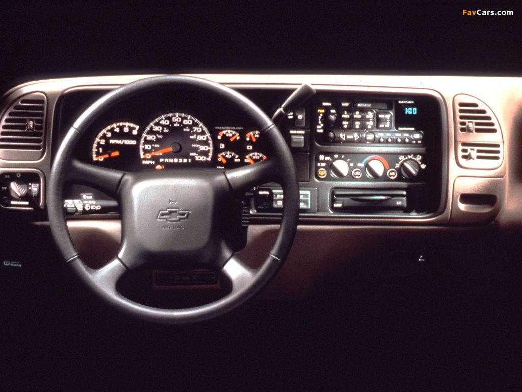 Chevrolet Suburban (GMT400) 1994–99 images (1024 x 768)
