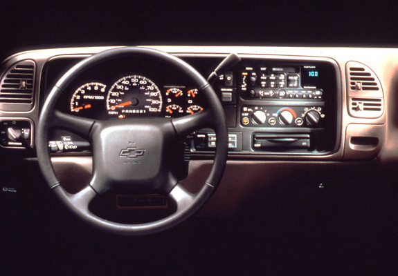Chevrolet Suburban (GMT400) 1994–99 images