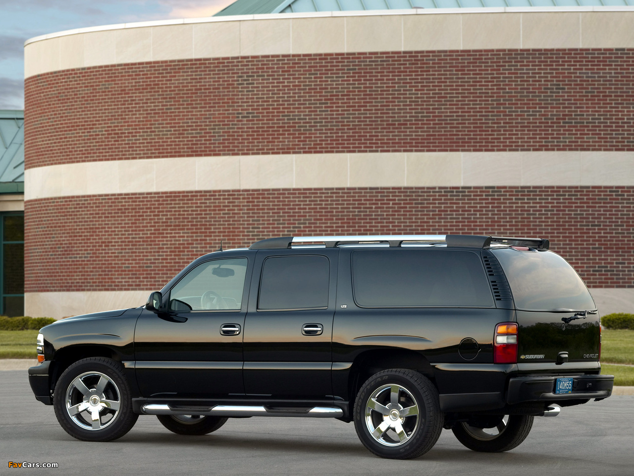 Chevrolet Suburban An American Revolution 2004 wallpapers (1280 x 960)