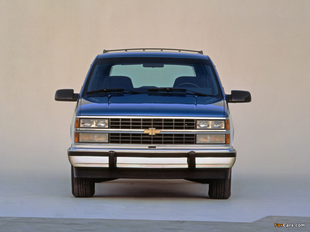 Images of Chevrolet Suburban (GMT400) 1992–93 (1024 x 768)