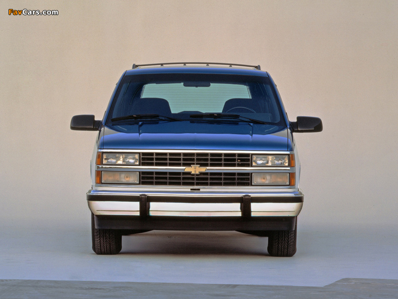 Images of Chevrolet Suburban (GMT400) 1992–93 (800 x 600)