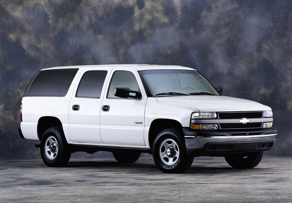 Images of Chevrolet Suburban 1500 (GMT800) 2001–02