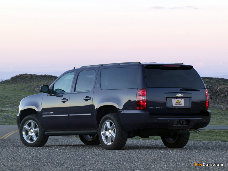 Images of Chevrolet Suburban (GMT900) 2006 (800 x 600)