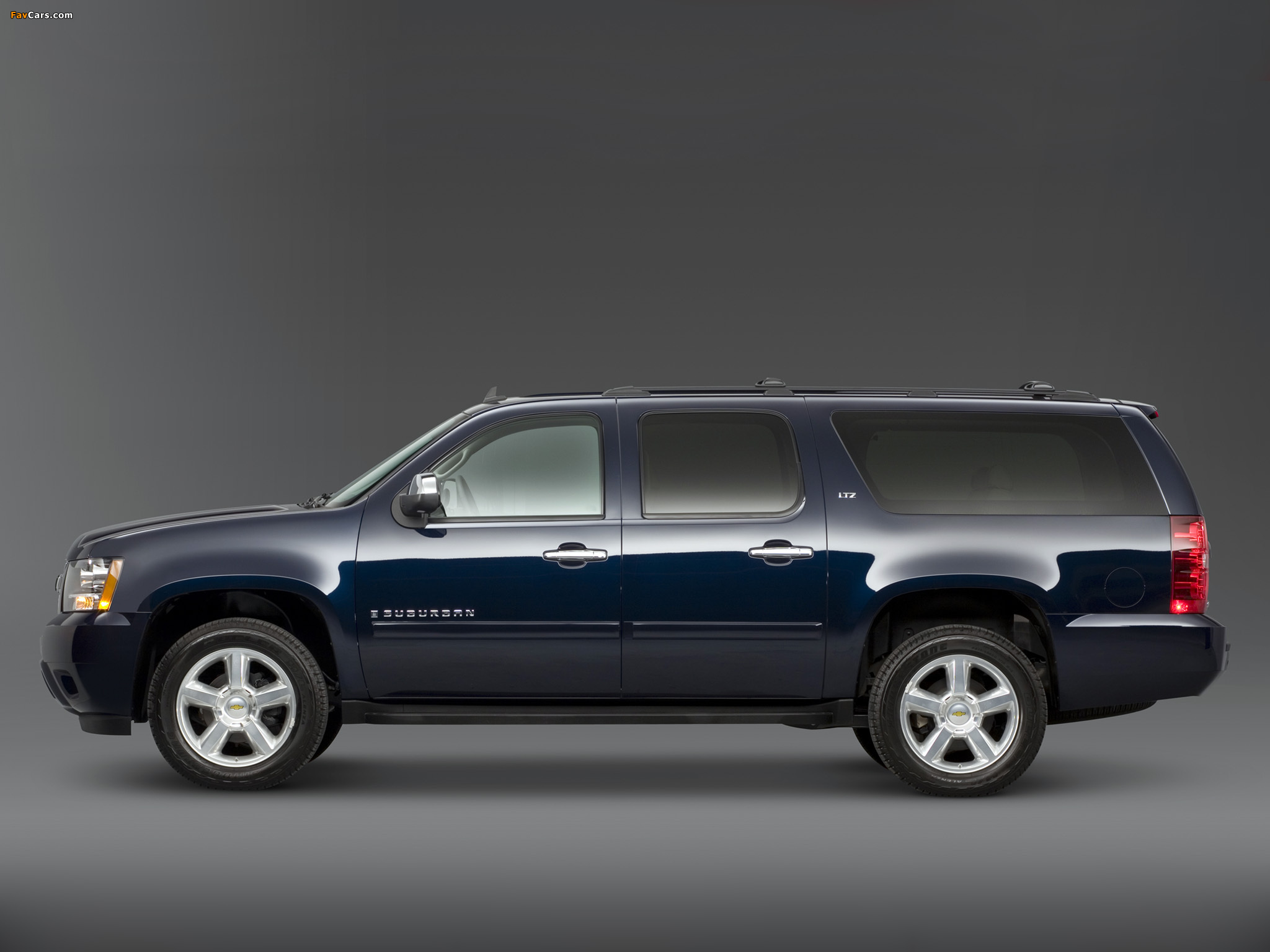 Images of Chevrolet Suburban (GMT900) 2006 (2048 x 1536)