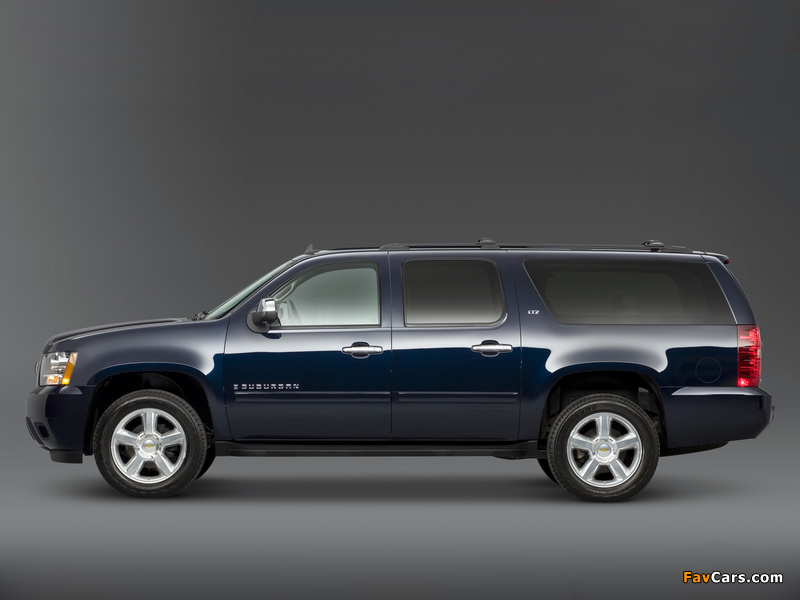 Images of Chevrolet Suburban (GMT900) 2006 (800 x 600)