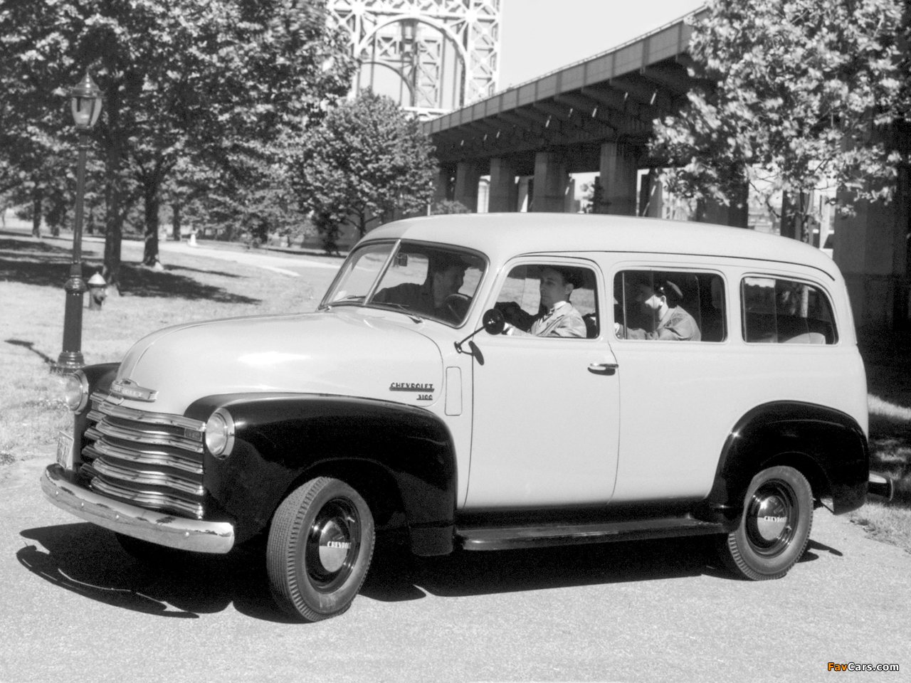 Photos of Chevrolet 3100 Suburban (GP/HP-3116) 1949–50 (1280 x 960)