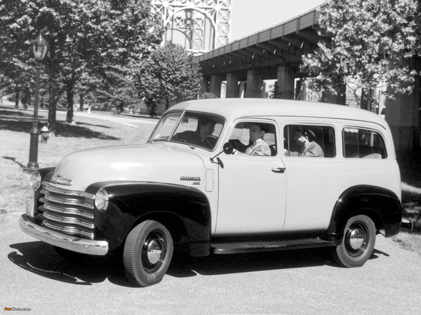 Photos of Chevrolet 3100 Suburban (GP/HP-3116) 1949–50 (1600 x 1200)
